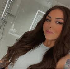 Amber Kirkpatrick's Instagram, Twitter & Facebook