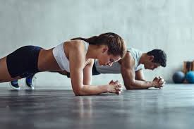 Kurz halten, fußspitzen zum boden senken. Workout Zu Hause Trainingsplan Fur 10 20 Oder 30 Minuten