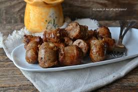 Scopri la nostra ricetta valutata 3.2/5 da 323 membri. Salsiccia Al Vino Bianco In Padella
