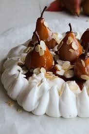 Pavlova Poire Amandes Et Caramel Beurre Sale Aime Mange Recette Pavlova Recette Pavlova Alimentation