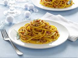 La vellutata di zucca è una pietanza molto versatile che si può servire da sola come zuppa ma può essere usata come condimento per arricchire moltissimi altri piatti. Pasta Al Cotechino E Crema Di Zucca Grazia It