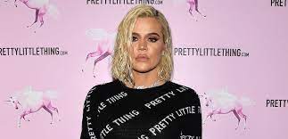 Khloe Kardashian Trolled Over Photoshop Fail That Gave Her Extra Fingers Khloe Appeared To Suffer From A New Photosh Khloe Kardashian Tristan Thompson Khloe
