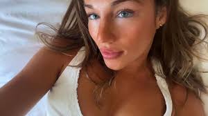 Abby Barrett (@abigaillbarrett) • Instagram photos and videos