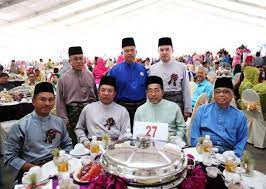 Described as loyal and devoted to the former prime minister, azlin had raised the matter of 1mdb in january or february of 2015, following a meeting he had attended on the. Crucial Facts To Know About The Kajang Crash That Killed Mp Jamaluddin Jarjis And 5 Others