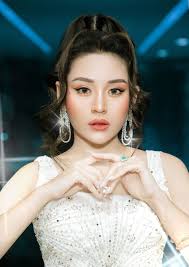 🤍🤍🤍 👱🏻‍♀️