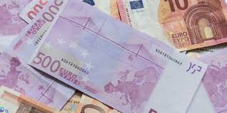 The bank provides financing, savings, mortgages, insurance, retirement, credit cards, and investments services. Volkshochschulen In Rhein Erft Vr Bank Spendet 30 000 Euro Fur Sprachkurse Kolner Stadt Anzeiger