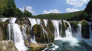 Strbacki buk waterfall is a 25 m high waterfall on the una river (296 m altitude). Strbacki Buk River Una Bosnia And Herzegovina Youtube