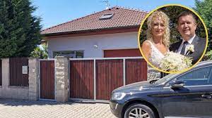 Skoro to vypadá, že si jan hamá. Bohatstvi Novomanzelky Jana Hamacka Ministr Vnitra Je Proti Gabriele Chudy Pribuzny Extra Cz