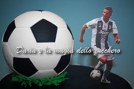 Cerca questo pin e molto altro su cake design di rcv. Ronaldo And Juve Cake Cakecentral Com