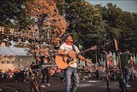 Pastikan anda sudah melihat video musiknya. Lagu Tanah Perjanjian Pesan Glenn Fredly Tentang Papua Untuk Jokowi Tiktak Id