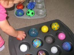 Die 10 Kreativsten Diy Aktivitaten Fur 1 2 Jahrige Aktivitaten Fur Sauglinge Aktivitaten Fur Kleinkinder Spiele Fur Kleinkinder