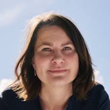 Du weißt, dass Geld nicht glücklich macht, ne?” 🫱🏼‍🫲🏽 Aussage einer  Person, die wenig Geld hat und trotzdem unzufrieden ist. Dieses Mindset war  lange mein Alltag. Denn als Kind habe ich… |