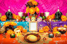 Dia de muertos came to be from a mixture of the aztec festival dedicated to the goddess, mictecacihuatl, with the catholic influence. Knotion Que Significa La Tradicion Del Dia De Muertos