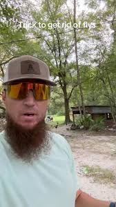 Trick to Catch Flies with Water and Lemon Juice