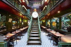 La Quincaillerie Degustez Une Cuisine Fraiche Contemporaine D Influence La Quincaillerie Offre Ega Visiter Bruxelles Restaurant Bruxelles Voyage A Bruxelles