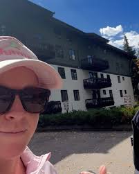 Im the luckiest girl in the world 🌅 @oceanreefclub #buccaneerisland #momma  #milliondollarsunset