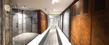 Après les explosions survenues le 26 août à l'aéroport de kaboul en afghanistan, tuant entre 13 et 20 personnes, les responsables politiques du monde entier ont fustigé l'attaque meurtrière. Renovation D Un Hall D Immeuble Ancien Avec Une Decoration Mur Metal Creations B Gauthiez Murs Metal Style Industriel Chic Eiffel 3d Steampunk Urbanwalls
