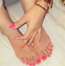 Amy stran teasing with her feet. Amy Stran Feet She Has A Wikifeet Page