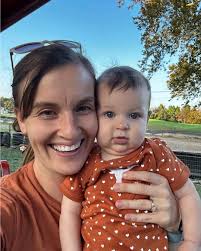 25 years ago, Nurse Dina Reyes gave birth to her daughter, Isabelle. Today,  they team up in our North Austin Pavilion for Women to safely deliver  preemies and care for new mothers.