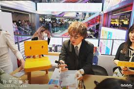 GuGuGuGu《铃芽之旅》展圆满开幕新海诚二度来华引粉丝狂潮_大众文娱