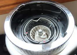 Jul 30, 2021 · if you're just getting started grinding your own coffee beans and don't want to spend more than $20 / £20, you can still achieve a nice effect with a blade grinder. A Burr Coffee Grinder Or A Blade Grinder