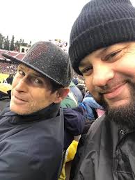 Ran into this guy. Sat right in front of me. LEGEND! 🏈