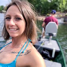 It's beach time babyyyyy #sahm #teenmom #travelday #beach