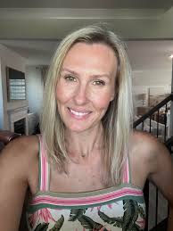 Where are my fellow December babies? 🙋🏼‍♀️ Say it with me, “No Christmas  paper