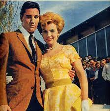 Elvis On The Set Of The Movie It Happened At The World S Fair Fall 1962 With Co Star Joan O Brien Elvis Today Elvis Presley Movies Elvis Presley Films
