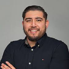 Julio Aranda's Instagram, Twitter & Facebook