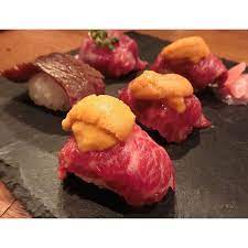 馬肉寿司の上にウニ 恵比寿の うまえびす が美味しすぎる retrip 美味しい グルメ 料理 レシピ