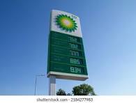 2,804 Gas Station Pylon Royalty-Free Images, Stock Photos ...