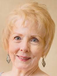 Elizabeth Drennon's Instagram, Twitter & Facebook