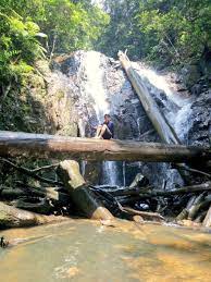 Memiliki tinggi sekitar 25 meter dengan debit air yang merata wsiatawan tidak perlu bersusah payah untuk menikmati keindahan air terjun jumog ini. To Auf Twitter Contoh Air Terjun Pelepah Kiri Kota Tinggi Level 5 Kot Tinggi 10m Kot