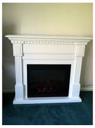Furthermore, the firebox insert placed in the lower central shelf certainly turns its look up a notch. Built In Shelves Around Electric Fireplace