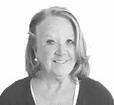 Lynn Cowden's Instagram, Twitter & Facebook