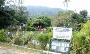 Secara tepatnya lagi ianya berada di kampung sungai serai atau juga batu 11, hulu langat. Terapi Minda Dan Rawatan Kulit Di Kolam Air Panas Sungai Serai Hulu Langat