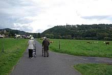 Auf dem radweg, h 2, w 3 weiter bis nach hausen „wiedtalbad, die straße überqueren und weiter nach verlassen des parkplatzes parkplatz wiedtalbad (hönninger straße, hausen/wied) queren sie. Hausen Wied Wikipedia