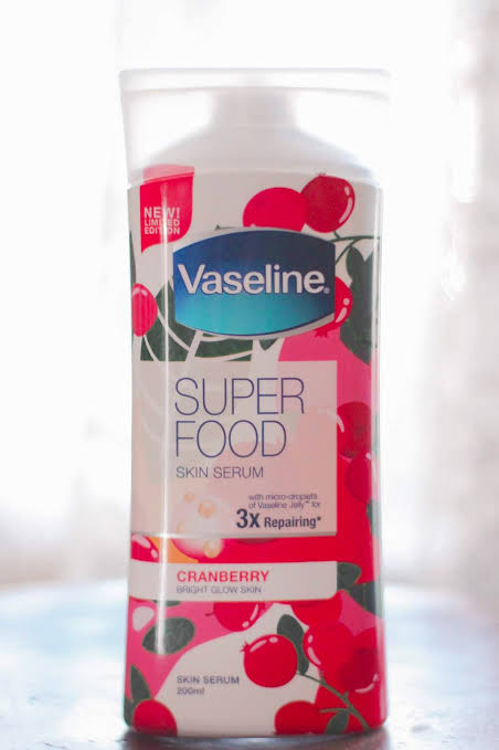 Hasil gambar untuk vaseline skin serum"