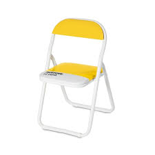 The worldwide standard for color communication and inspiration since 1963. Chaise Enfant Pantone Baby Seletti Zendart Design