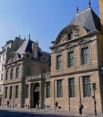 Category Hotel De Sully L Architecture Francaise Les Regions De France Place Des Vosges