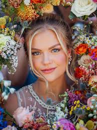 Happy one year + 1 day anniversary to these two amazing humans. I'll never  get over this magical day ✨more to come because I realized I'm a photo  hoarder 🙈 and this