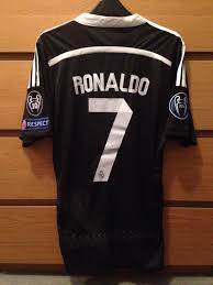 Outdoor & sporting goods company. Real Madrid Dritte Fussball Trikots 2014 2015