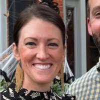 Melanie Robertson's Instagram, Twitter & Facebook