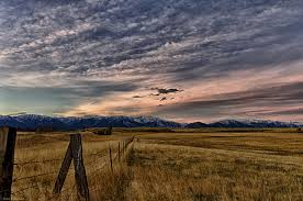 Velg blant mange lignende scener. Montana Summer Evening Montana Ranch Montana Skies Big Sky Country