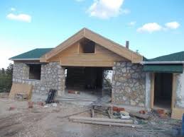 Rüyada iki katlı olan kişinin ucu belirsiz boş hayaller peşinde birisi olduğuna delalet eder. Ruyada Ev Yaptigini Gormek Ne Anlama Gelir