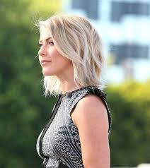 Cute short medium length haircut with wavy ends. 21 Cute Hairstyles For Short Hair Medium Length Hair Sensod