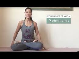 Posicion De Yoga Padmasana Postura Del Loto Youtube Posiciones De Yoga Entrenamiento De Yoga Yoga Para Adelgazar