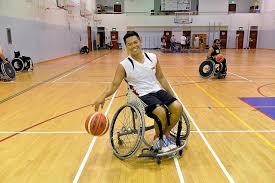 Di sini pemain boleh mencuba tangannya di papan untuk melemparkan bola ke dalam bakul. Sihat Dan Sempurna Tapi Main Bola Keranjang Guna Kerusi Roda Berita Gaya Hidup Beritaharian Sg