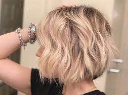 20 Short Haircuts For Thick Hair And Round Faces For Thich Hair And R Short Hair Styles For Round Faces Short Hairstyles For Thick Hair Haircut For Thick Hair